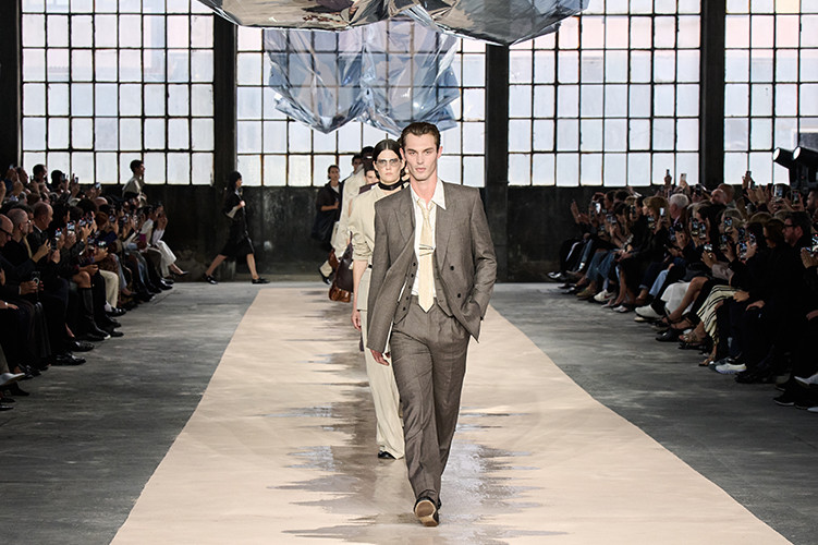Fashion & Finance: How the Two Worlds Work Together in 2025